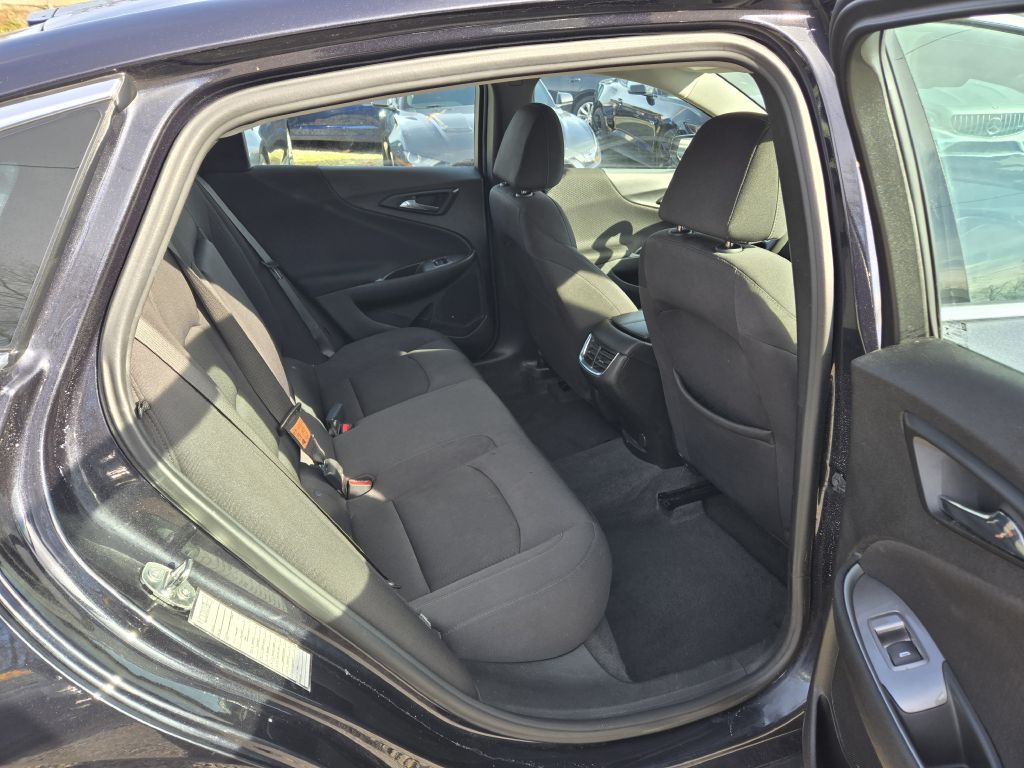 Photo 26 of this CHEVROLET MALIBU