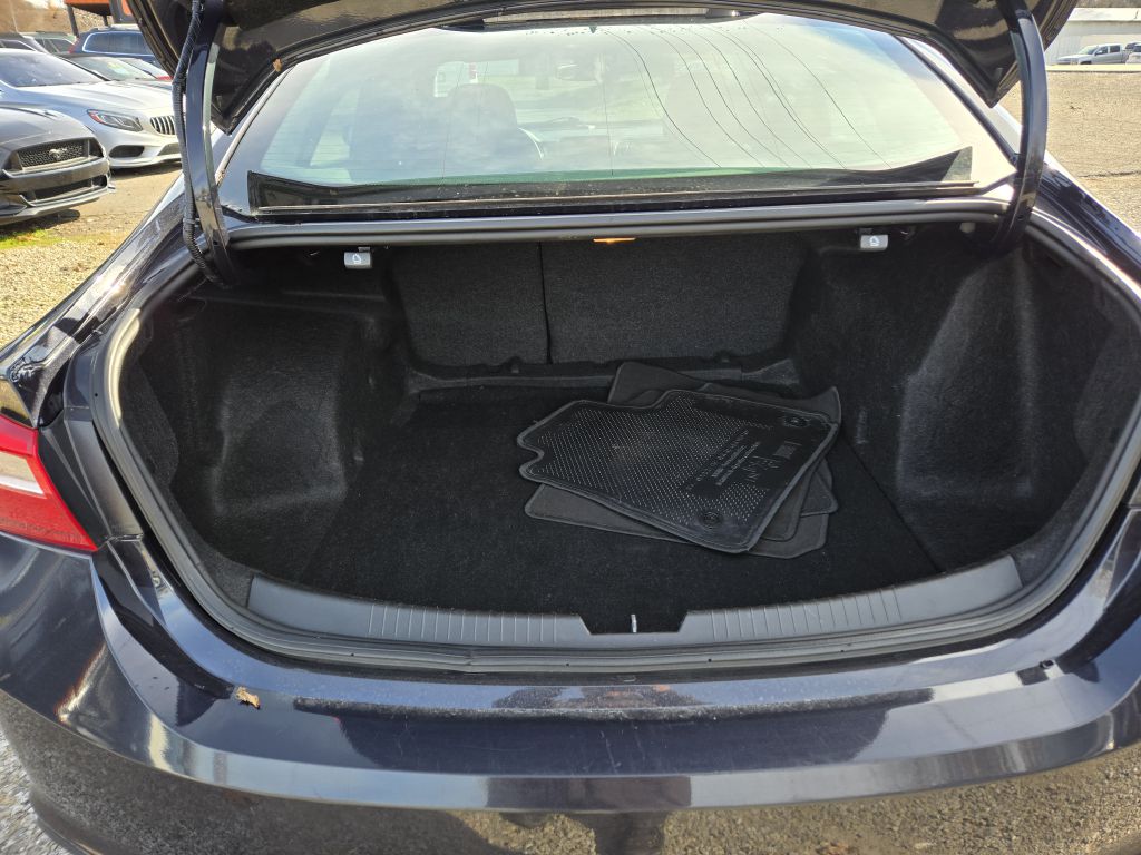 Photo 28 of this CHEVROLET MALIBU