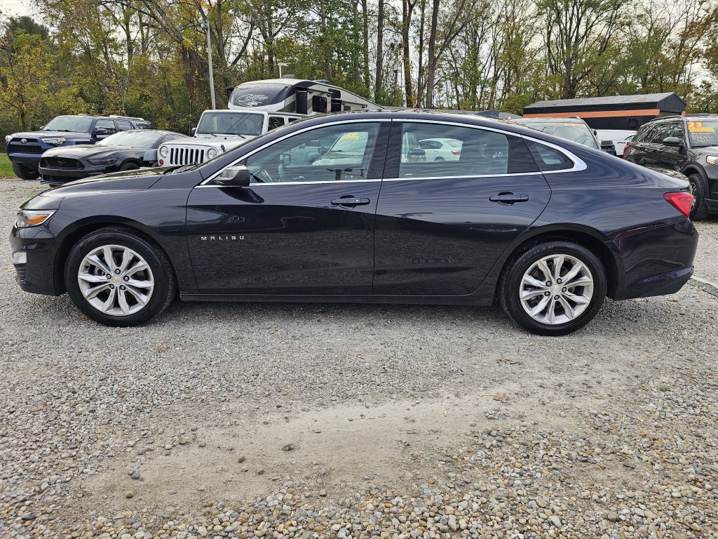 Photo 2 of this CHEVROLET MALIBU