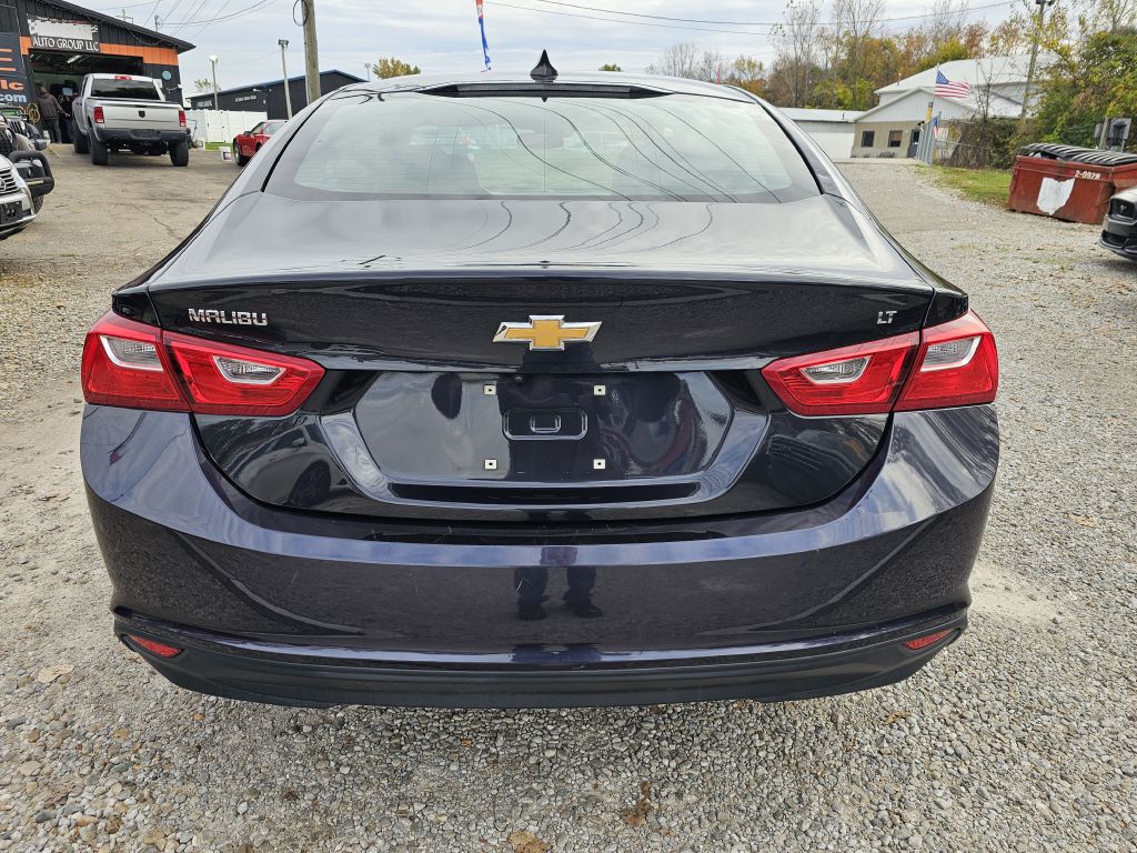 Photo 4 of this CHEVROLET MALIBU