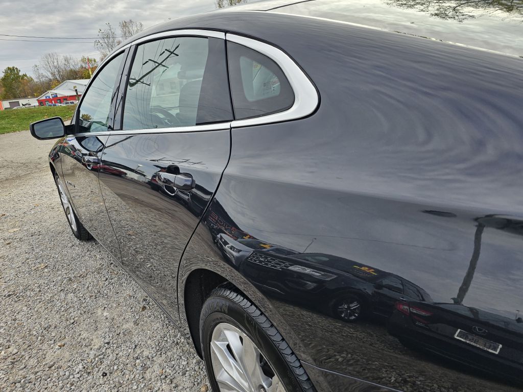 Photo 10 of this CHEVROLET MALIBU