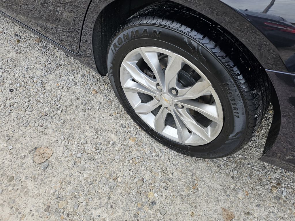 Photo 12 of this CHEVROLET MALIBU