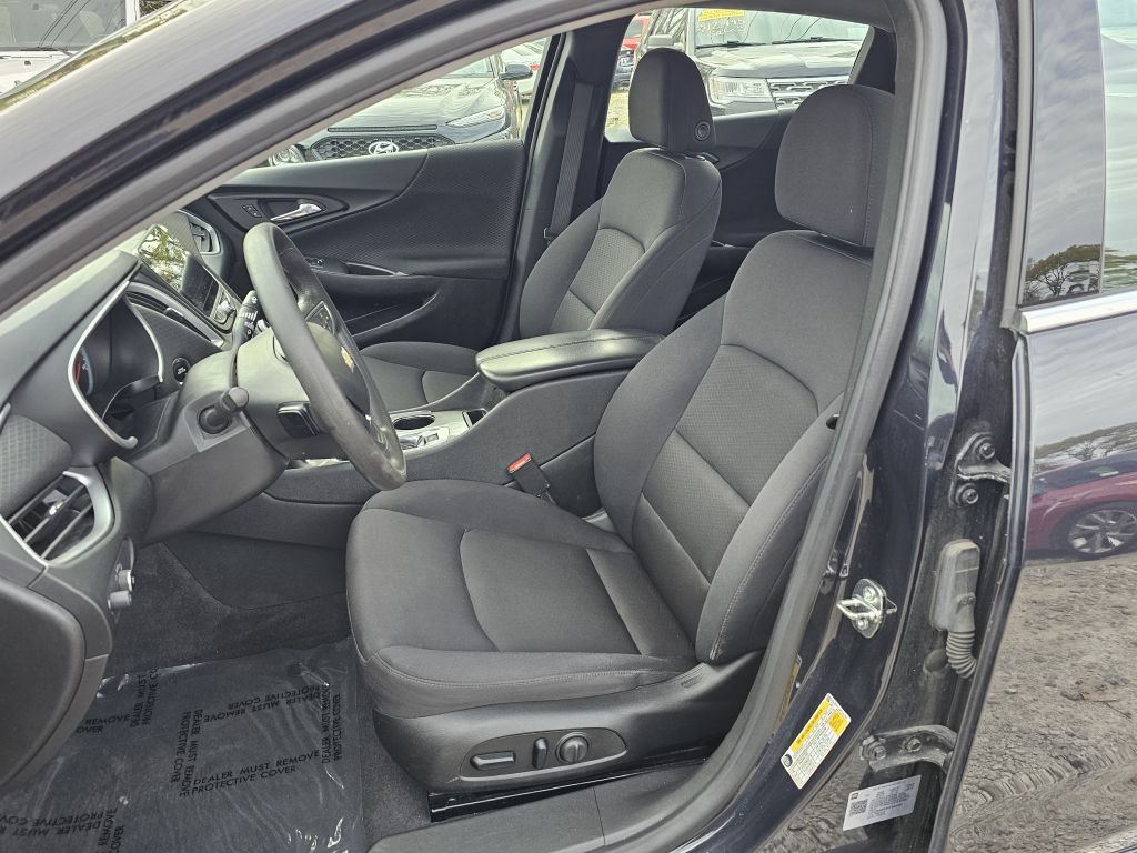 Photo 16 of this CHEVROLET MALIBU