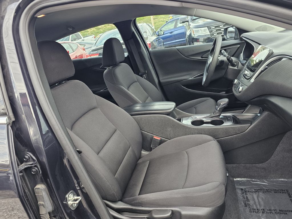 Photo 18 of this CHEVROLET MALIBU