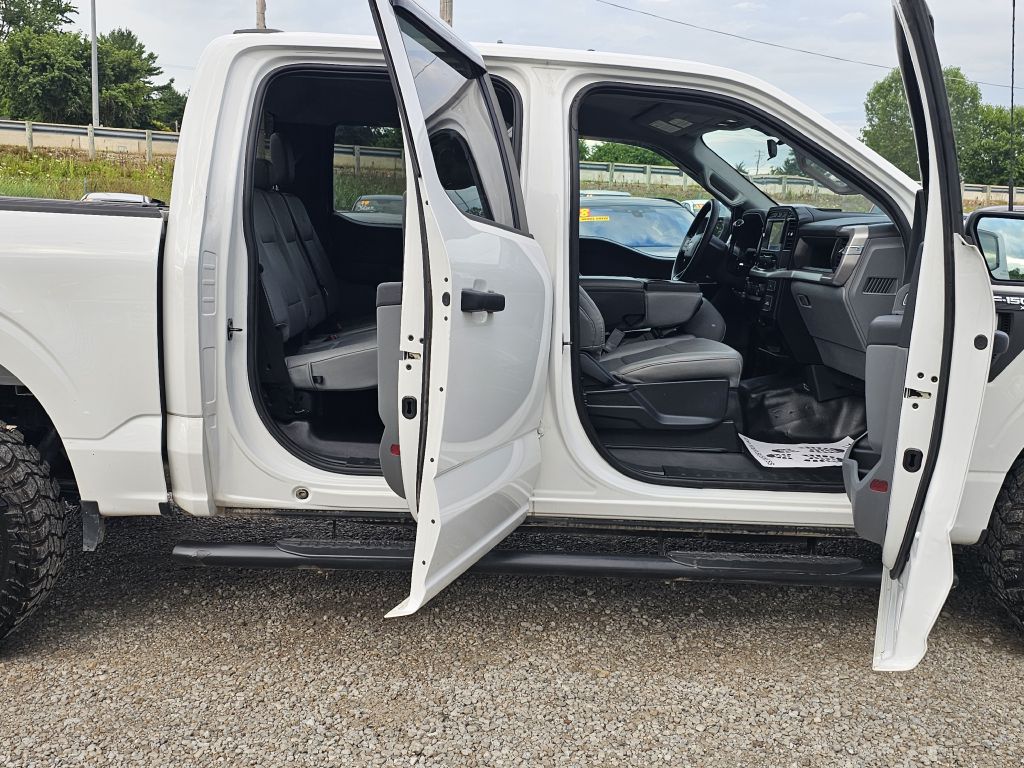 Photo 25 of this FORD F150