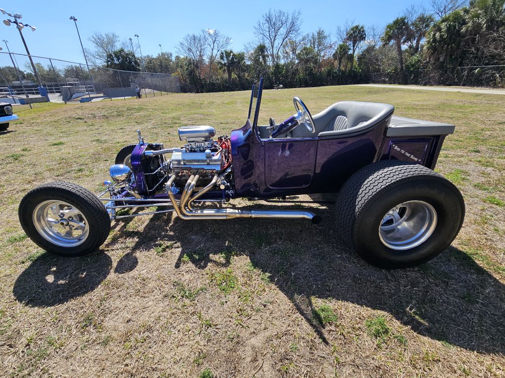 Photo 6 of this FORD T-Bucket Roadst