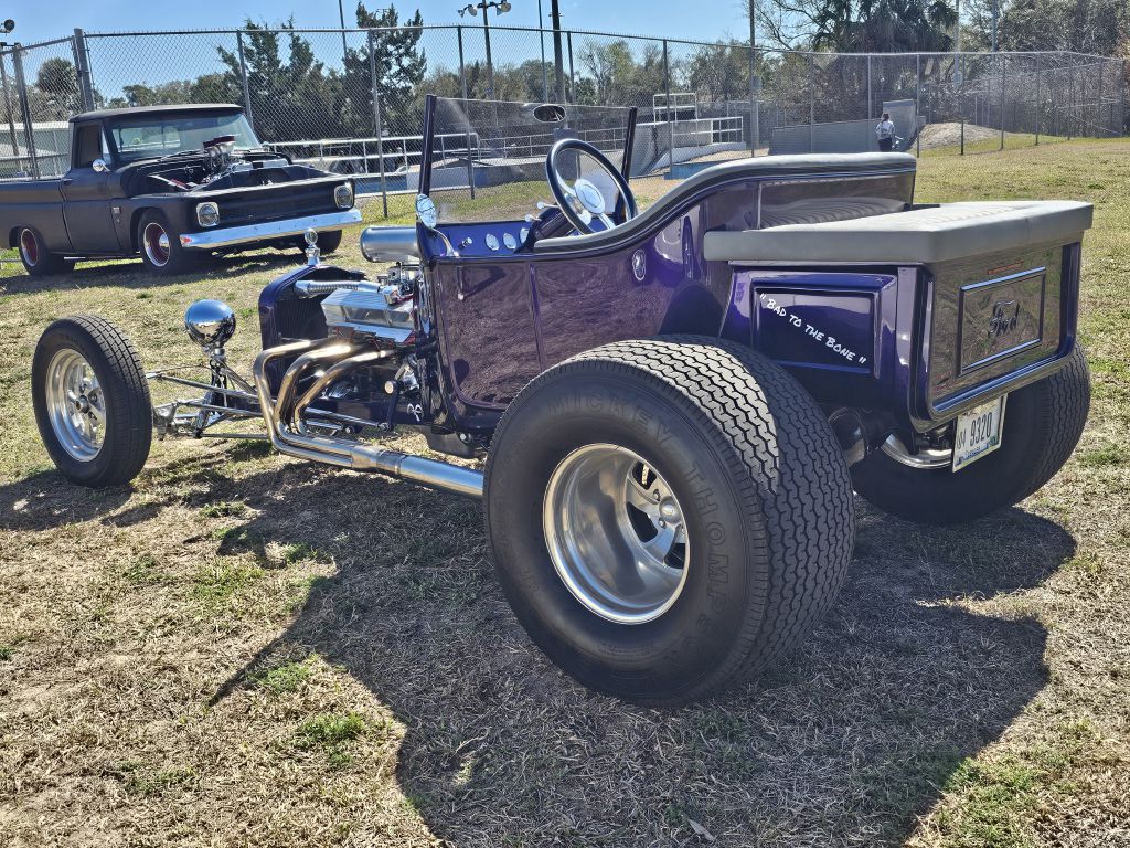 Photo 7 of this FORD T-Bucket Roadst
