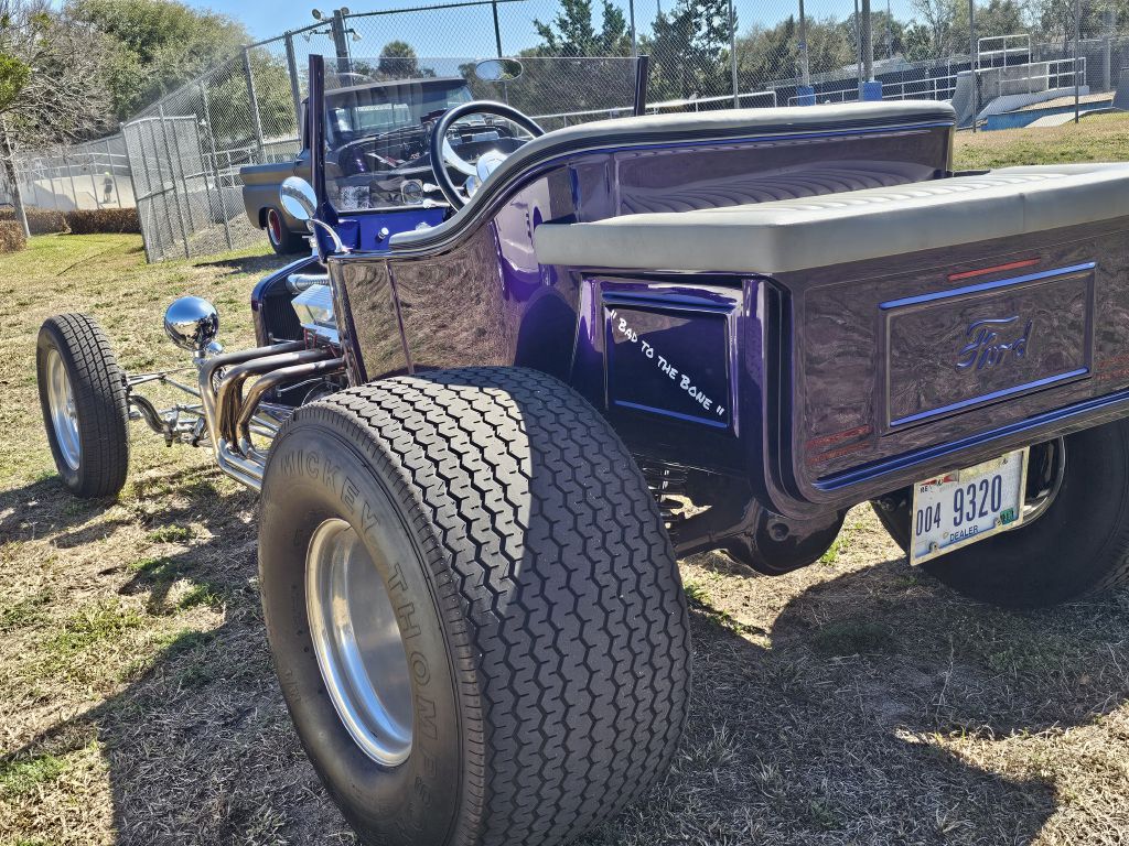 Photo 10 of this FORD T-Bucket Roadst