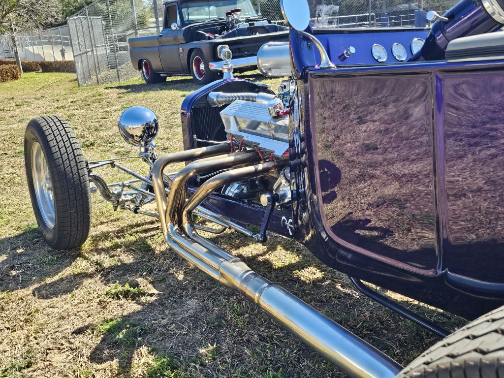 Photo 11 of this FORD T-Bucket Roadst
