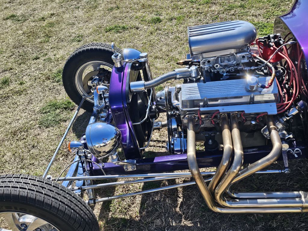 Photo 12 of this FORD T-Bucket Roadst