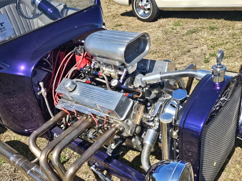Photo 15 of this FORD T-Bucket Roadst