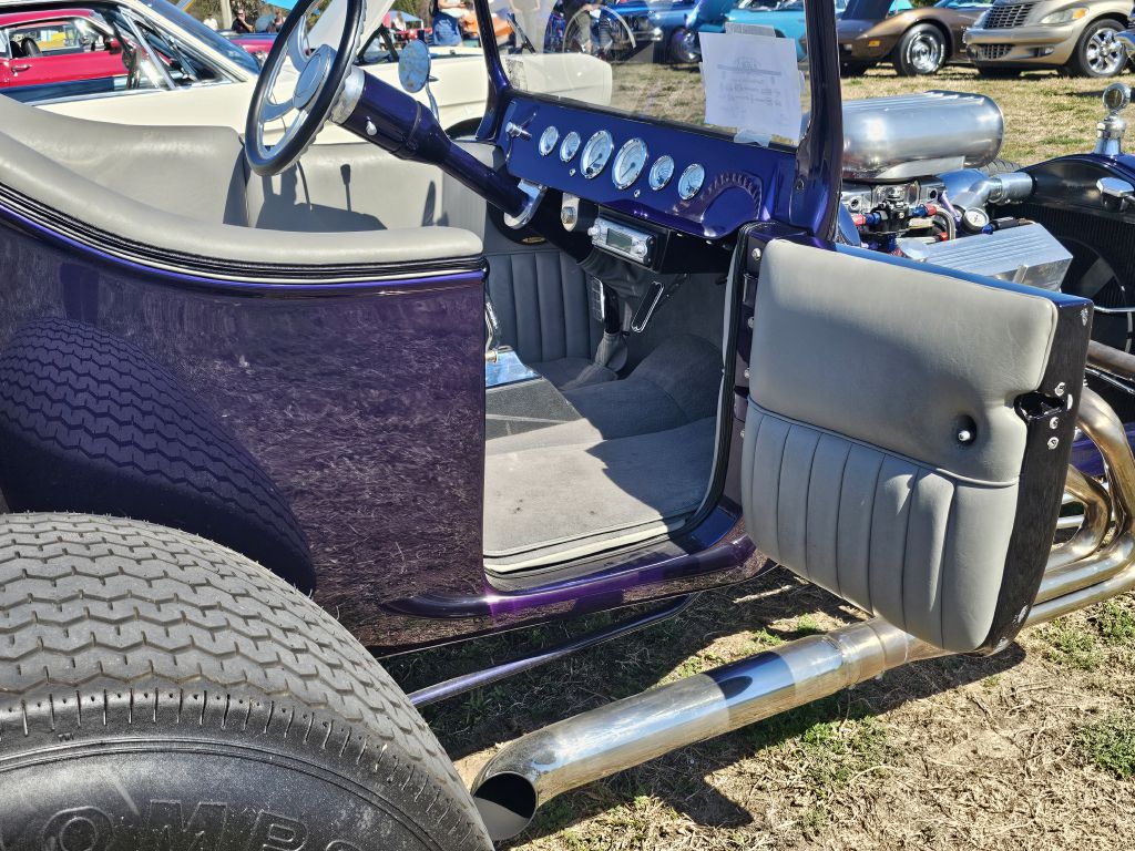 Photo 17 of this FORD T-Bucket Roadst