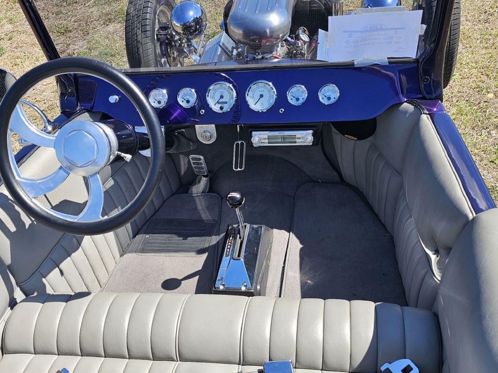 Photo 19 of this FORD T-Bucket Roadst