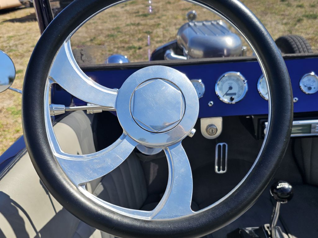 Photo 21 of this FORD T-Bucket Roadst