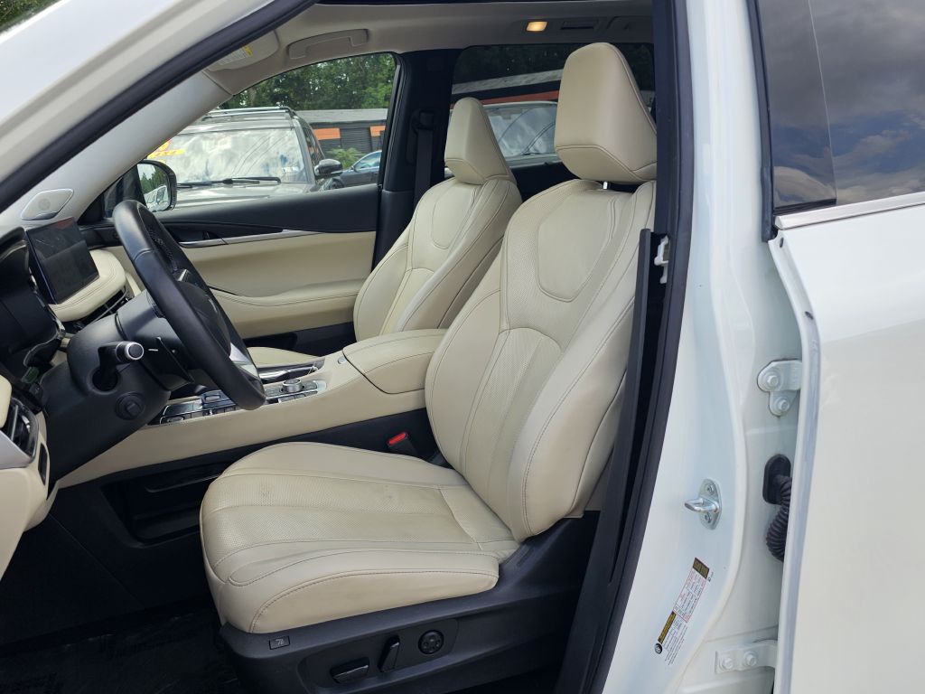 Photo 18 of this INFINITI QX60