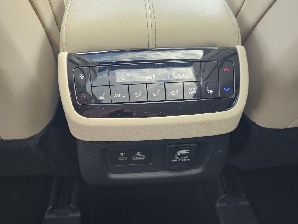 Photo 24 of this INFINITI QX60