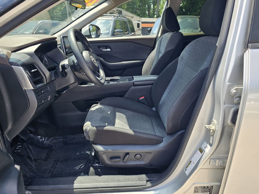 Photo 13 of this NISSAN ROGUE