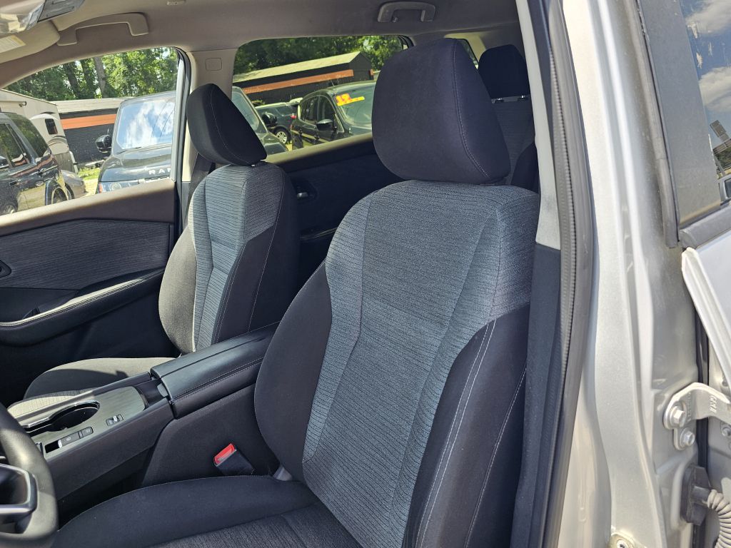 Photo 14 of this NISSAN ROGUE