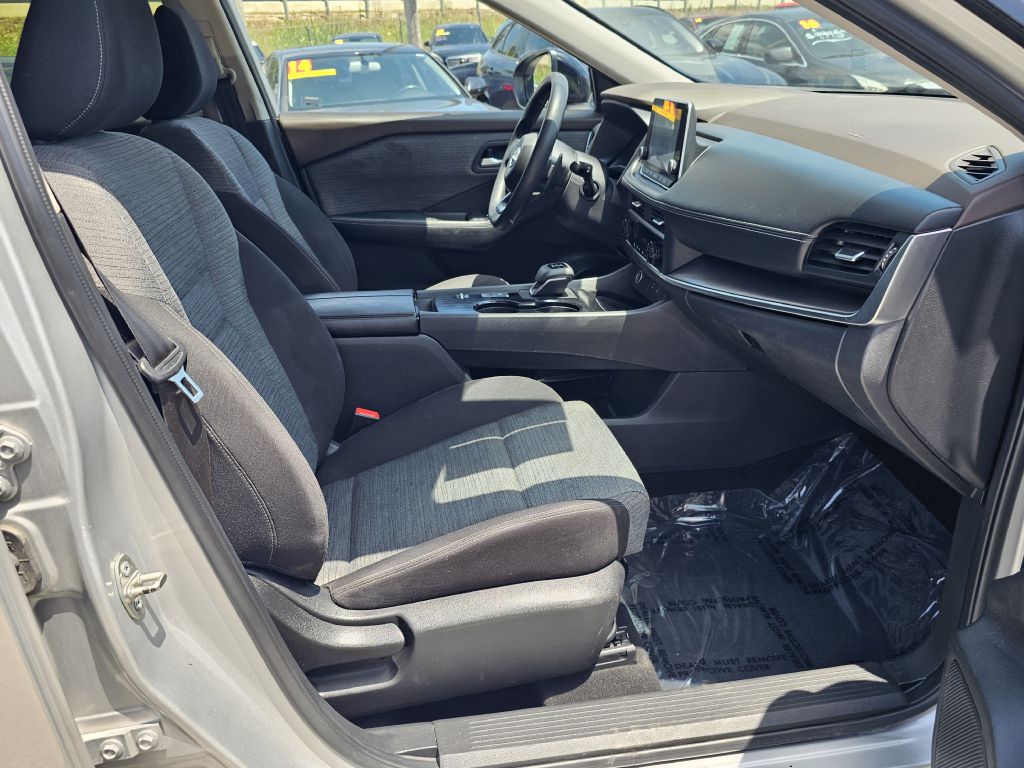 Photo 18 of this NISSAN ROGUE