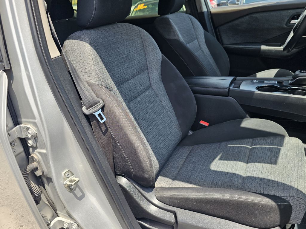 Photo 20 of this NISSAN ROGUE