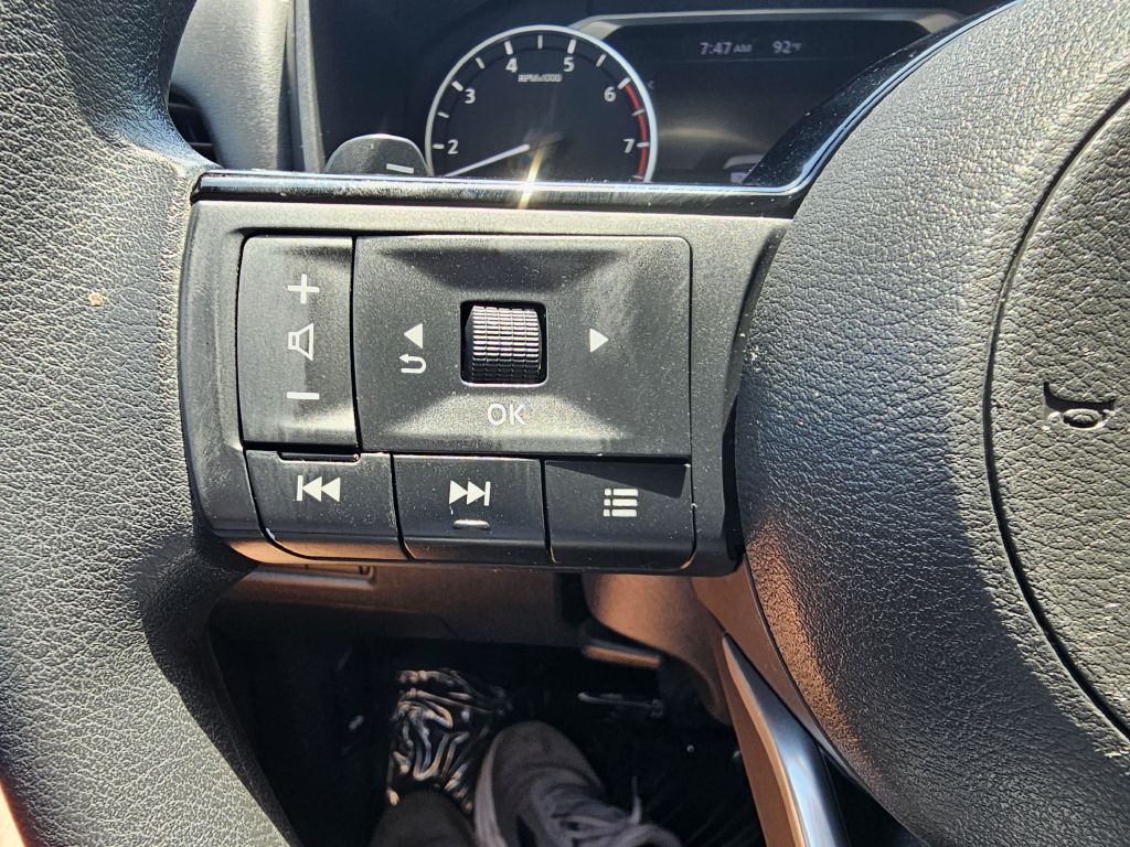 Photo 25 of this NISSAN ROGUE