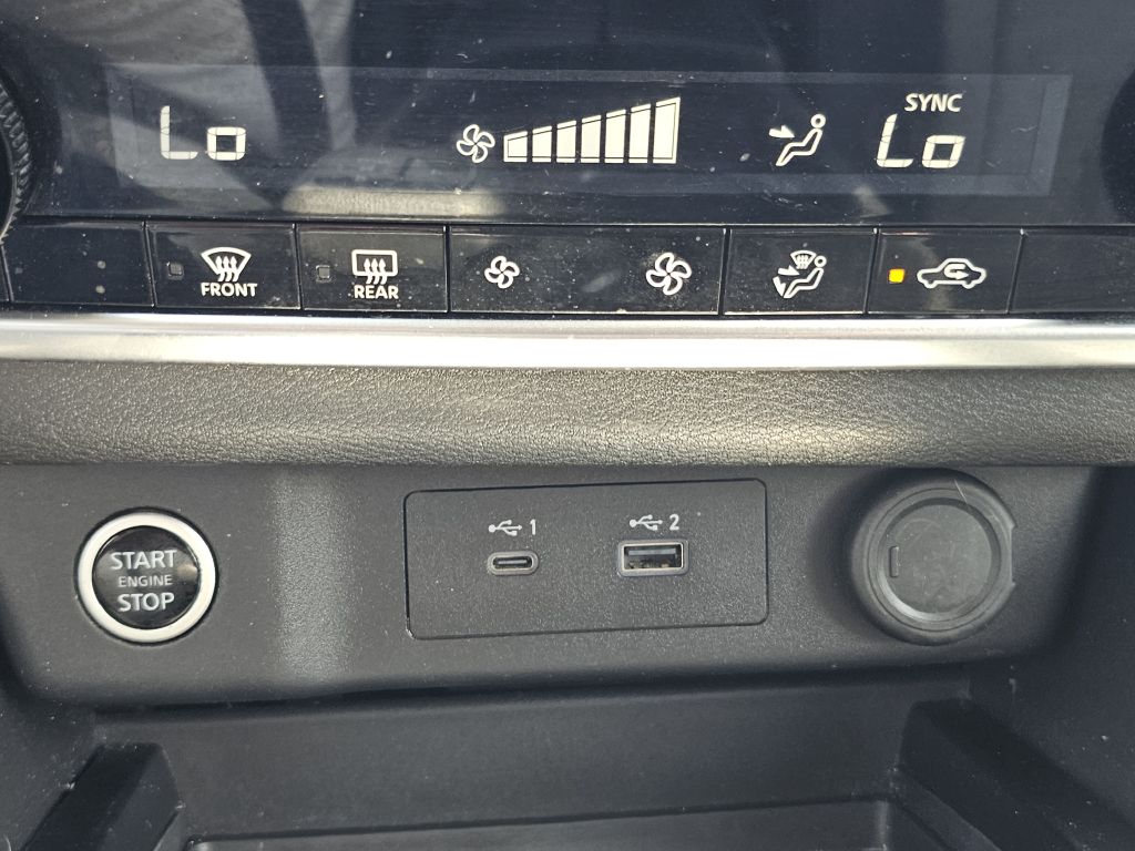 Photo 29 of this NISSAN ROGUE