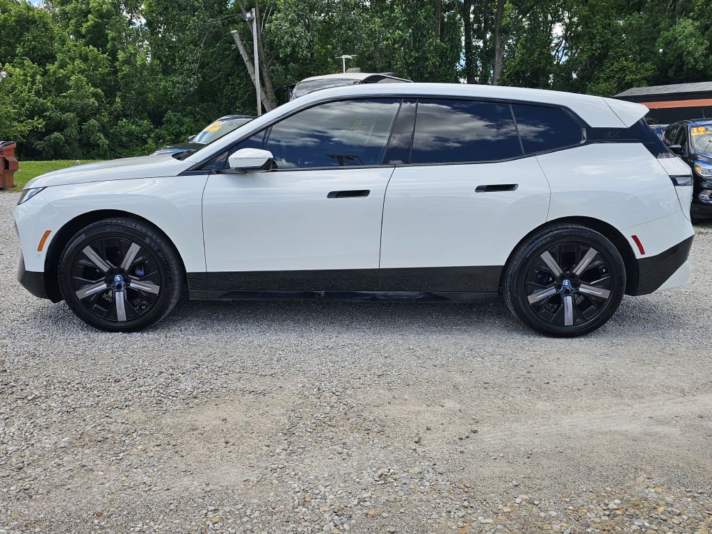 Photo 2 of this BMW IX