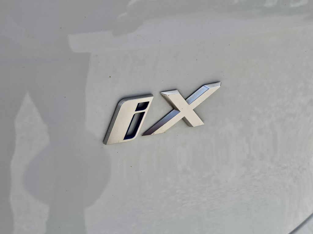 Photo 11 of this BMW IX