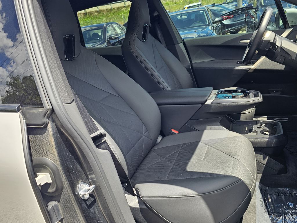 Photo 26 of this BMW IX