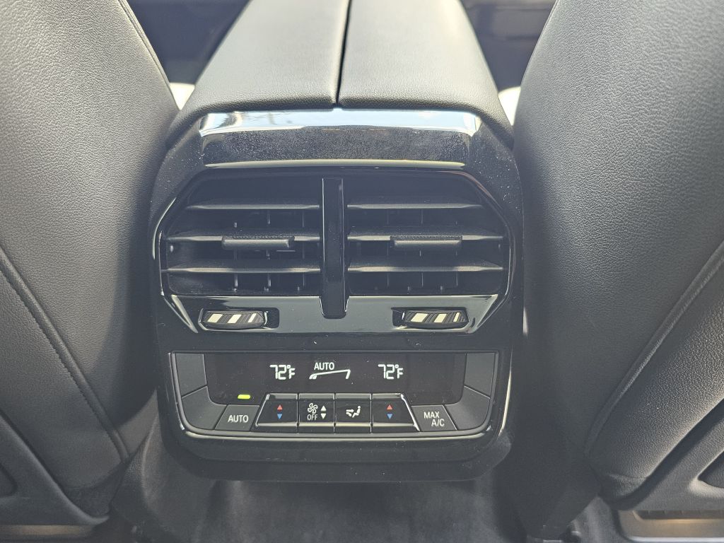 Photo 30 of this BMW IX