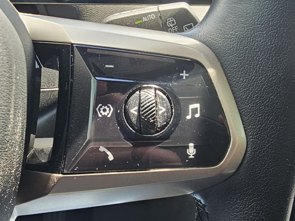 Photo 39 of this BMW IX