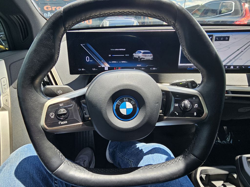 Photo 40 of this BMW IX