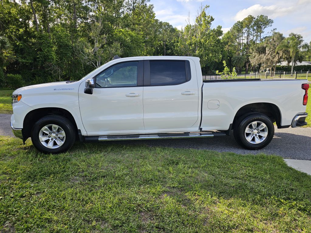 Photo 2 of this CHEVROLET SILVERADO 1500