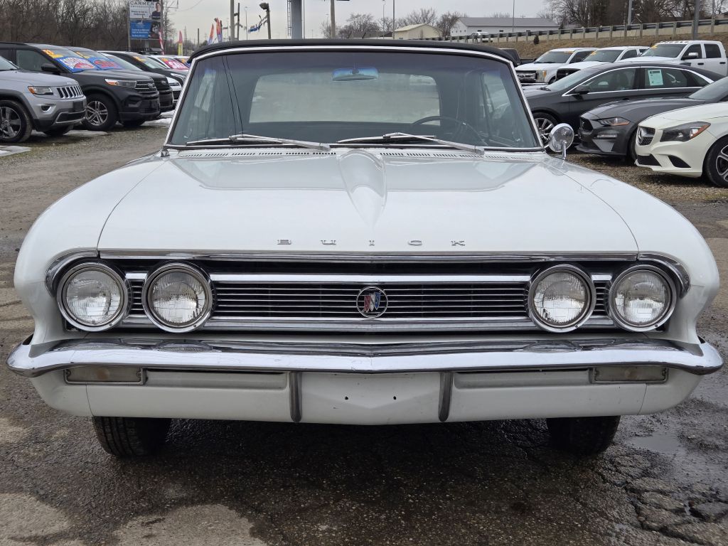 Photo 2 of this BUICK SKYLARK