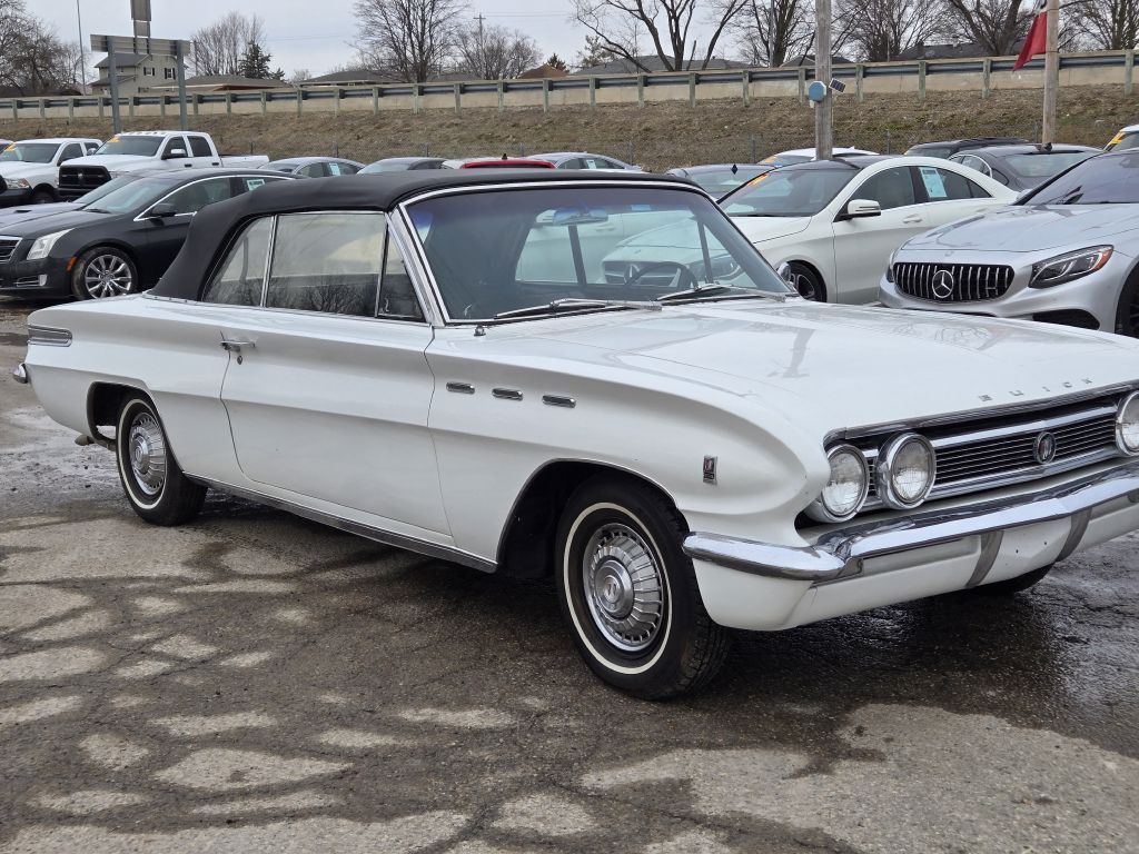 Photo 3 of this BUICK SKYLARK