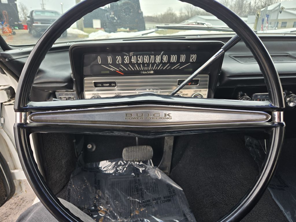 Photo 18 of this BUICK SKYLARK