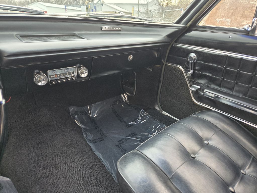 Photo 19 of this BUICK SKYLARK
