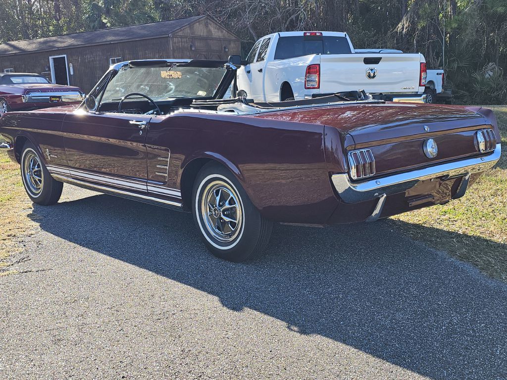 Photo 5 of this FORD MUSTANG