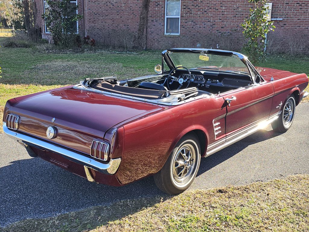 Photo 7 of this FORD MUSTANG