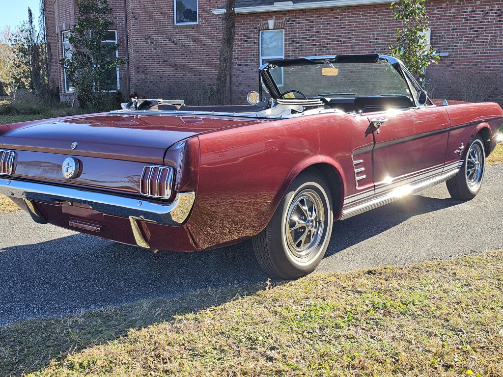 Photo 8 of this FORD MUSTANG