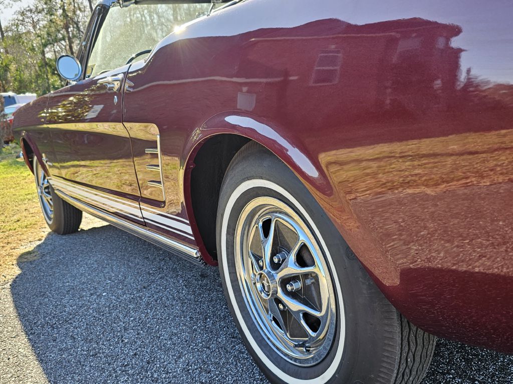 Photo 17 of this FORD MUSTANG