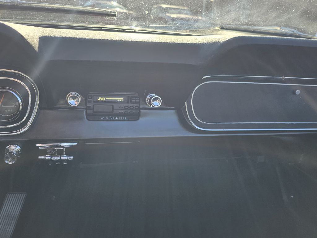 Photo 23 of this FORD MUSTANG