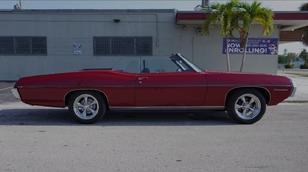 Photo 2 of this PONTIAC CATALINA