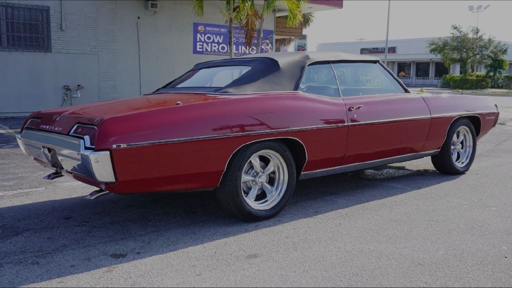 Photo 9 of this PONTIAC CATALINA
