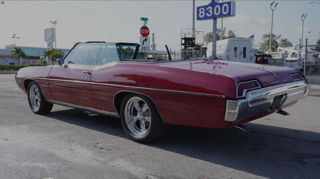 Photo 12 of this PONTIAC CATALINA