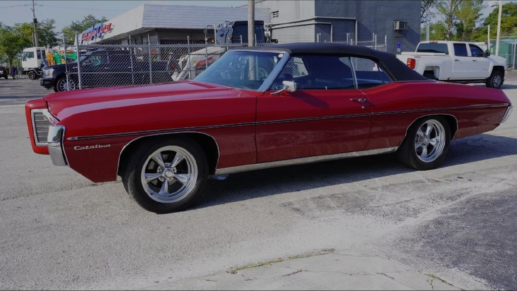 Photo 13 of this PONTIAC CATALINA