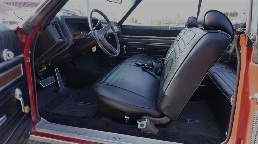 Photo 18 of this PONTIAC CATALINA