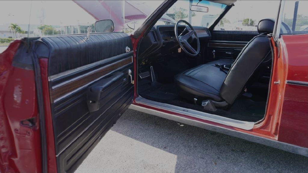 Photo 20 of this PONTIAC CATALINA