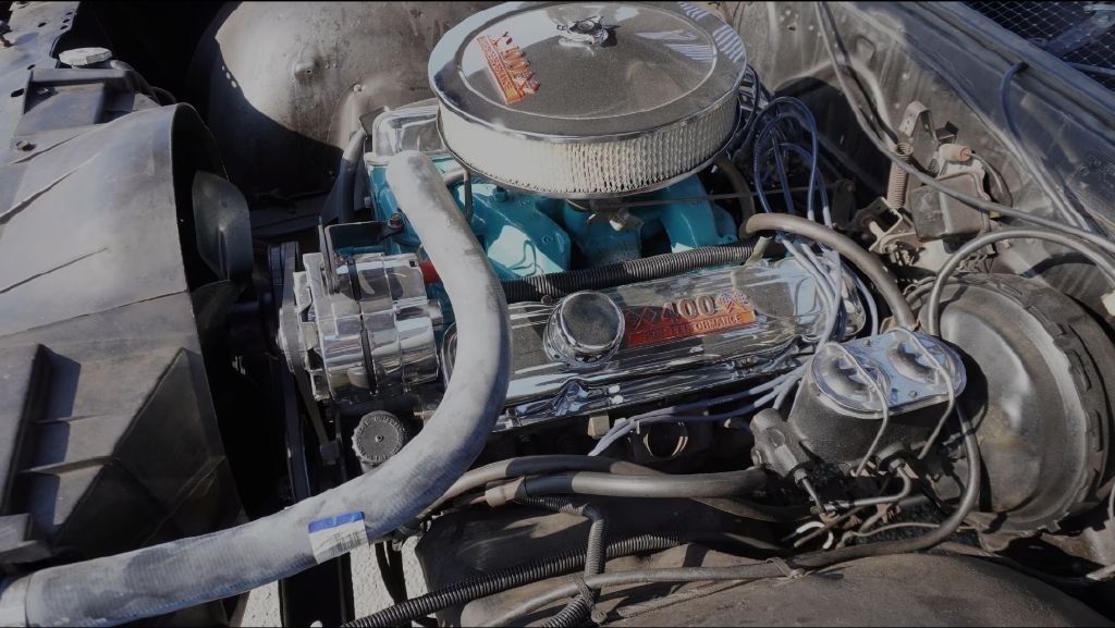 Photo 31 of this PONTIAC CATALINA