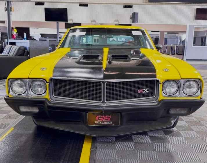 Photo 2 of this BUICK SKYLARK